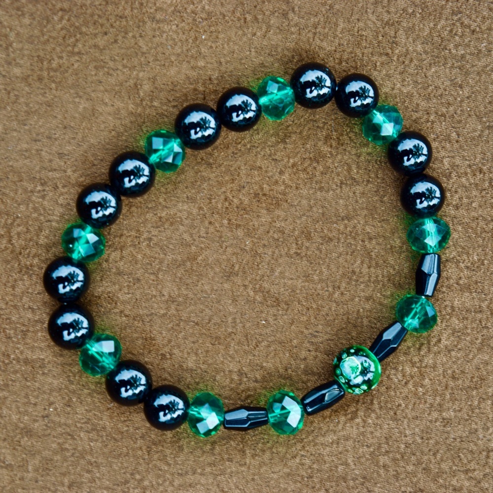 EMERALDALITY Beaded Bracelet